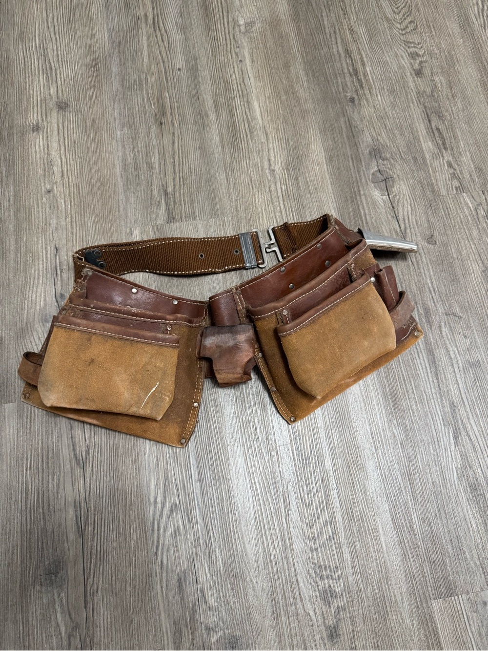 Vintage "NICOLAS" LEATHERLIKE CARPENTERS APRON - No. 1527